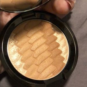 BECCA Shimmer Bronzer
